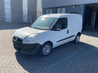 krockskadad bil auto Fiat Doblo Diesel EURO5 2013/8