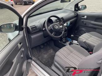 Volkswagen Fox Fox (5Z), Hatchback, 2005 / 2012 1.2 picture 9