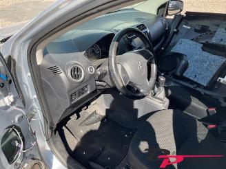 Mitsubishi Space-star Space Star (A0), Hatchback, 2012 1.0 12V picture 10