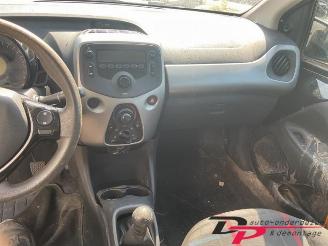 Peugeot 108 108, Hatchback, 2014 1.0 12V picture 11