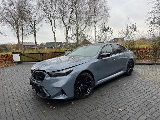 Voiture accidenté BMW M5 BMW M5 Limousine Panorama AHK HUD 720pk Ambiance START en RIJD VOL 2025/5
