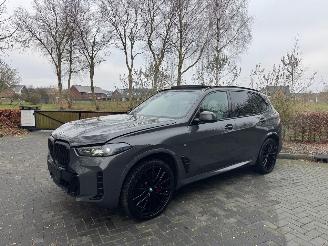 Vaurioauto  passenger cars BMW X5 X5 40d xDrive M Sport Panorama HUD 360view Trekhaak VOL VOL 2024/1
