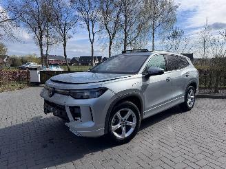 Schadeauto Volkswagen Tayron Tayron 1.5 TSI eHybrid 150 kW Elegance PANO HUD Trekhaak VOL! 2025/3