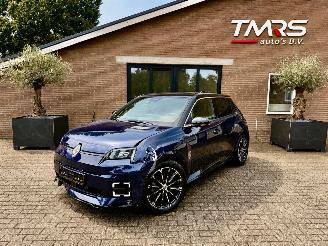 Schadeauto Renault 5 5 E-Tech Electric 150 Comfort Range Iconic Five 2025/4
