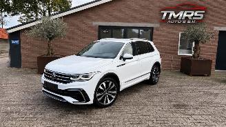 Voiture accidenté Volkswagen Tiguan Tiguan R-Line 1.5 TSI DSG ACC AHK SideAssist VOL 2023/9