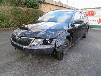 Damaged car Skoda Octavia TVA DéDUCTIBLE 2020/8