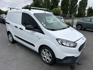 krockskadad bil bedrijf Ford Transit Courier Van  2018/10