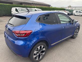 Schadeauto Renault Clio LIMITED 2021/6