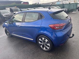 Damaged car Renault Clio E-TECH HYBRID 2021/2