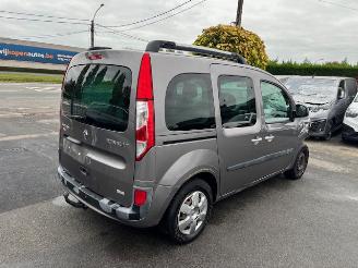uszkodzony samochody osobowe Renault Kangoo 5 pers 2016/7