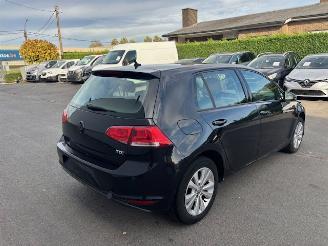 Schadeauto Volkswagen Golf  2015/9
