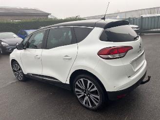 Vaurioauto  passenger cars Renault Mégane Scénic INITIALE 2018/1