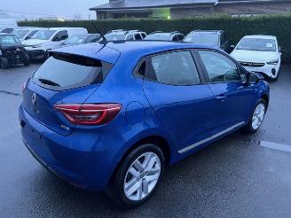 Vaurioauto  passenger cars Renault Clio ETECH HYBRID 2021/2