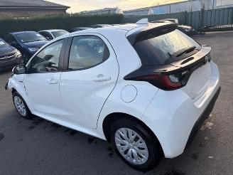 Toyota Yaris HYBRID picture 3