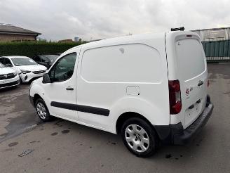 damaged commercial vehicles Peugeot Partner  2017/6