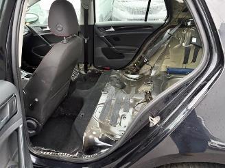 Volkswagen Golf  picture 9