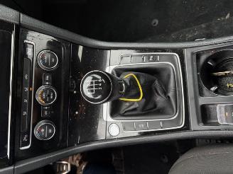 Volkswagen Golf  picture 11