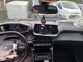 Peugeot 208  picture 4