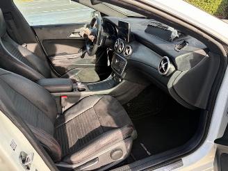 Mercedes Cla-klasse 180 automaat picture 3