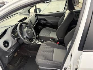 Toyota Yaris HYBRID AUTOMAAT picture 7