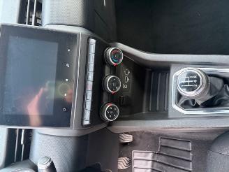 Renault Clio  picture 9