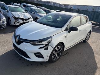 krockskadad bil auto Renault Clio LIMITED 2022/7
