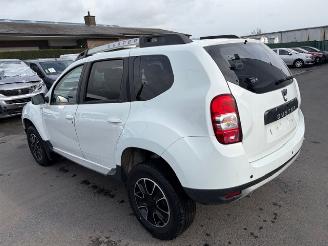 damaged passenger cars Dacia Duster AUTOMAAT 2017/5