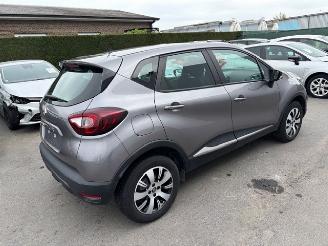 damaged passenger cars Renault Captur  2019/6