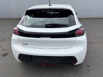 Peugeot 208  picture 2