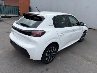 krockskadad bil auto Peugeot 208  2024/12