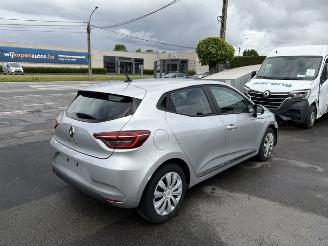 Vaurioauto  passenger cars Renault Clio  2021/5