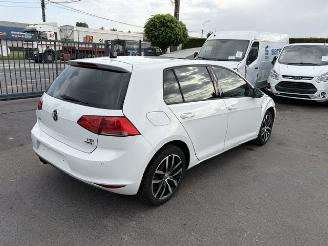 krockskadad bil auto Volkswagen Golf CUP 2015/1