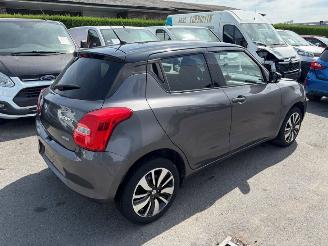 krockskadad bil auto Suzuki Swift HYBRID 2020/7