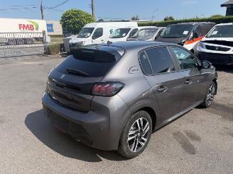 Unfallwagen Peugeot 208 STYLE 2023/11