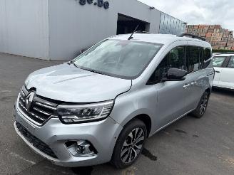 Vaurioauto  passenger cars Renault Kangoo AUTOMAAT  5 SEATS 2023/6