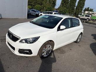 krockskadad bil auto Peugeot 308 with cockpit and airbags included in the price 2020/10