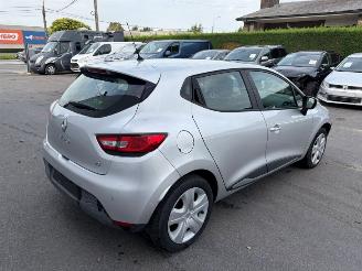 krockskadad bil auto Renault Clio  2015/10
