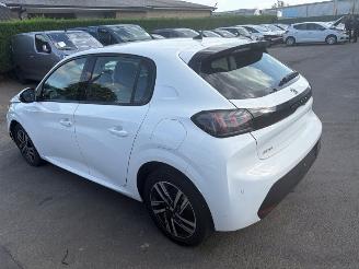 Coche accidentado Peugeot 208  2020/10