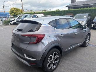 Damaged car Renault Captur  2020/8