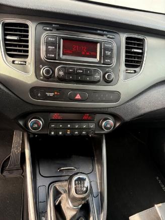 Kia Carens 7 seats picture 12