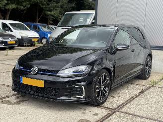 krockskadad bil auto Volkswagen Golf 7.5 TSI GTE Rijdbare Schade! 2017/1