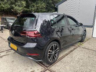 Volkswagen Golf 7.5 TSI GTE Rijdbare Schade! picture 13