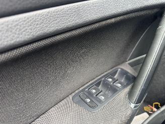 Volkswagen Golf 7.5 TSI GTE Rijdbare Schade! picture 30