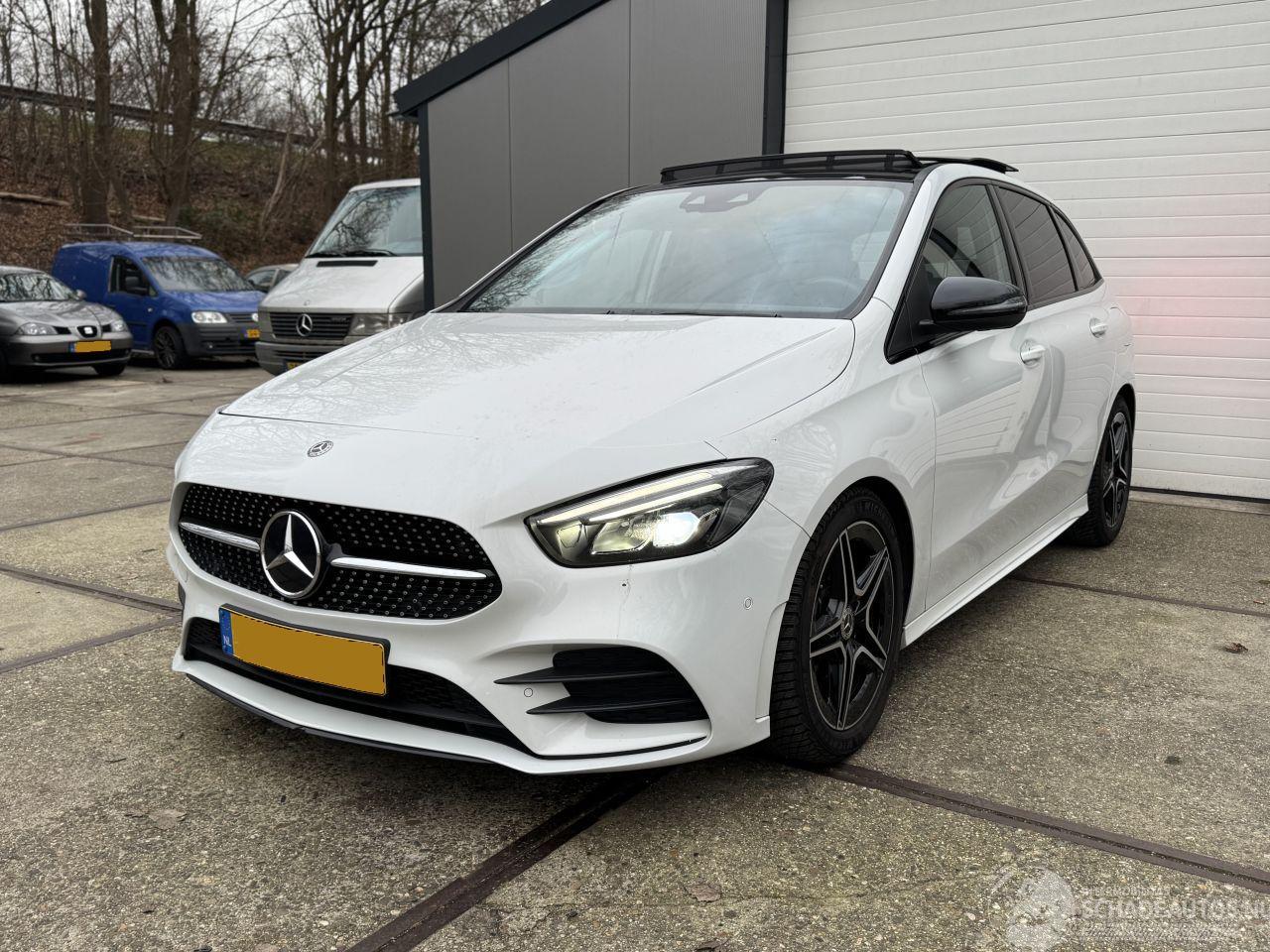 Mercedes B-klasse 180 AMG Panoramadak Origineel NL
