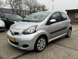 Toyota Aygo 1.0 Airco 5drs rijdbaar! picture 2