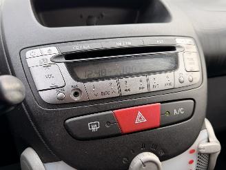 Toyota Aygo 1.0 VVT-i Now Airco NAP! picture 21
