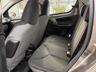 Toyota Aygo 1.0 VVT-i Now Airco NAP! picture 18