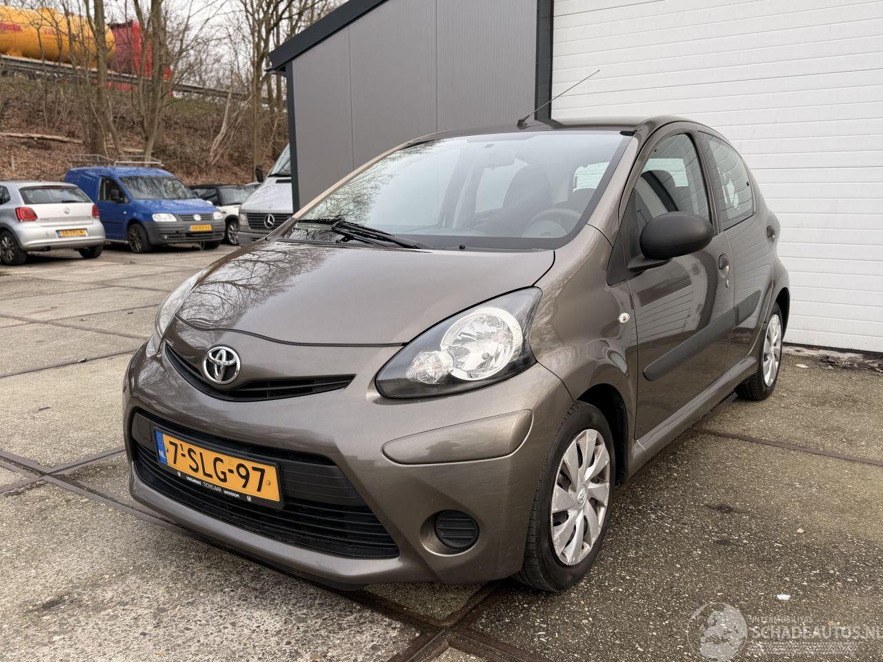 Toyota Aygo 1.0 VVT-i Now Airco NAP!