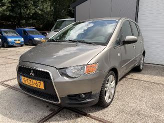 damaged passenger cars Mitsubishi Colt 1.3 Instyle Automaat Airco Rijdbaar! 2010/1