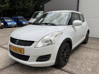 Damaged car Suzuki Swift 1.2 EASS Airco Sport! 2013/1